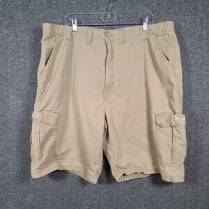 Wrangler Men's Size 44 Tan Performance Zip Cargo Relaxed Fit Shorts